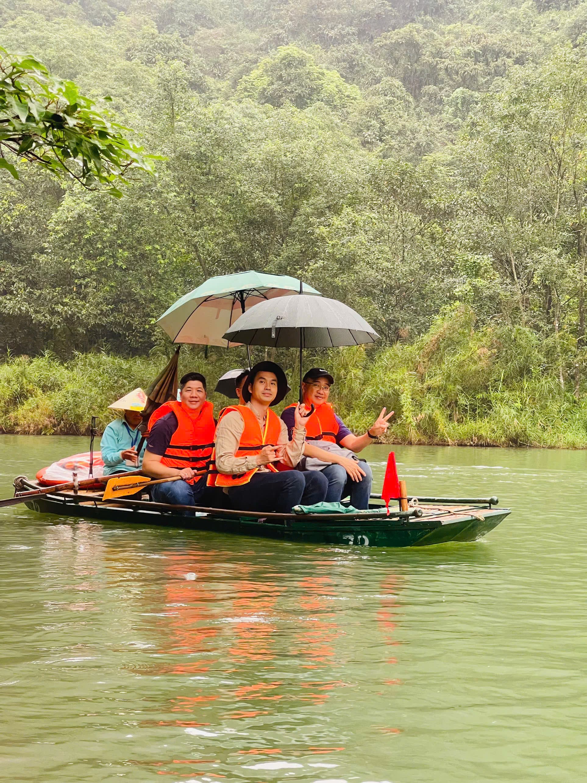CÔNG TY TNHH GIẢI PHÁP PHẦN MỀM VIỆT VSS: 3N2Đ CHIÊM NGƯỠNG VẺ ĐẸP NON NƯỚC CỦA VÙNG ĐẤT NINH BÌNH