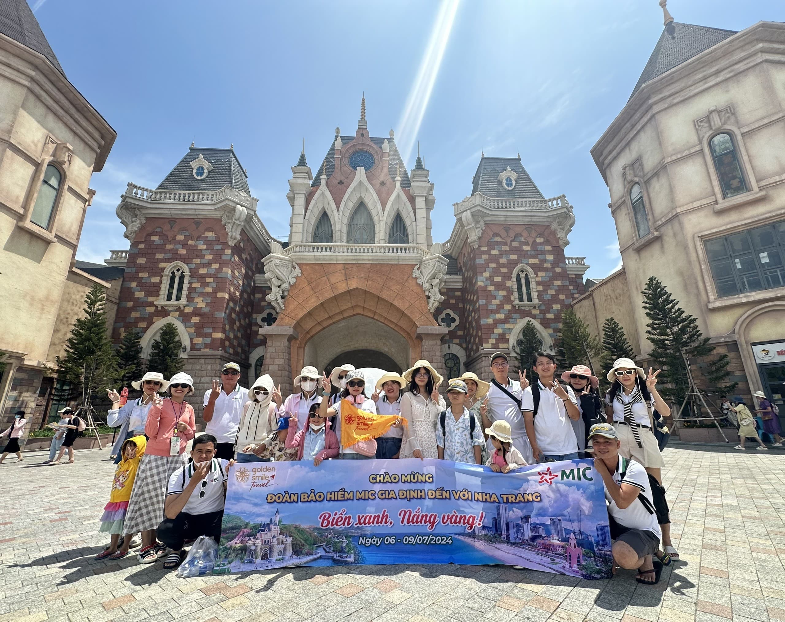Đoàn Bảo hiểm Quân Đội Gia Định - Hành trình khám phá Nha Trang xinh đẹp cùng Golden Smile Travel