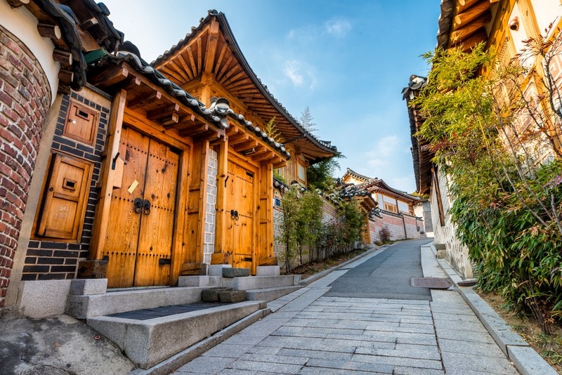 Vẻ đẹp thanh bình của ngôi làng cổ giữa lòng Seoul sầm uất