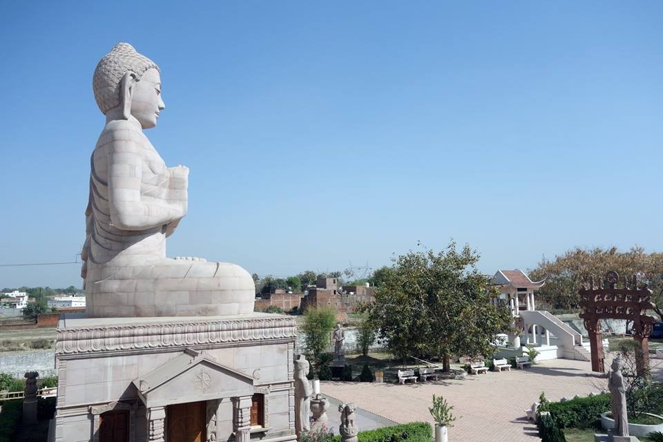 Viếng thăm Tượng Đại Phật Gần chùa Mahabodhi