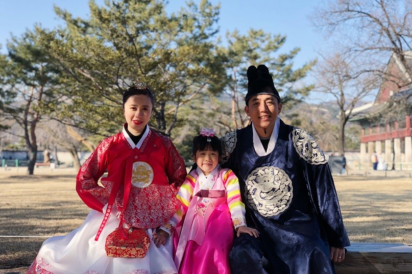 Trải nghiệm mặc trang phục truyền thống Hanbok