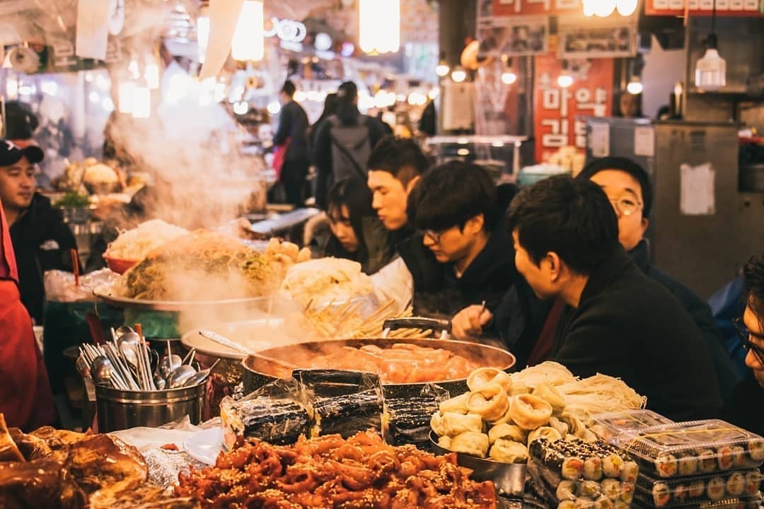 Thưởng thức những món ăn đường phố Myeongdong hấp dẫn 