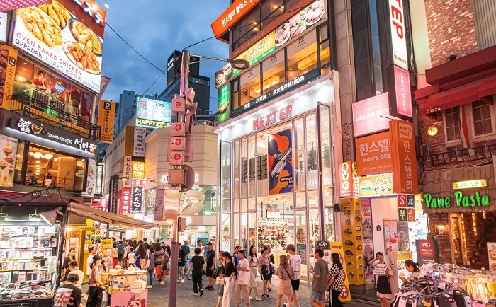 Khám phá chợ đêm Myeongdong nhộn nhịp bậc nhất Hàn Quốc