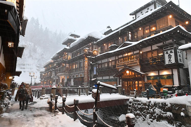 Mùa đông ở Nhật Bản được bắt đầu vào tháng 12 đến tháng 2 năm sau