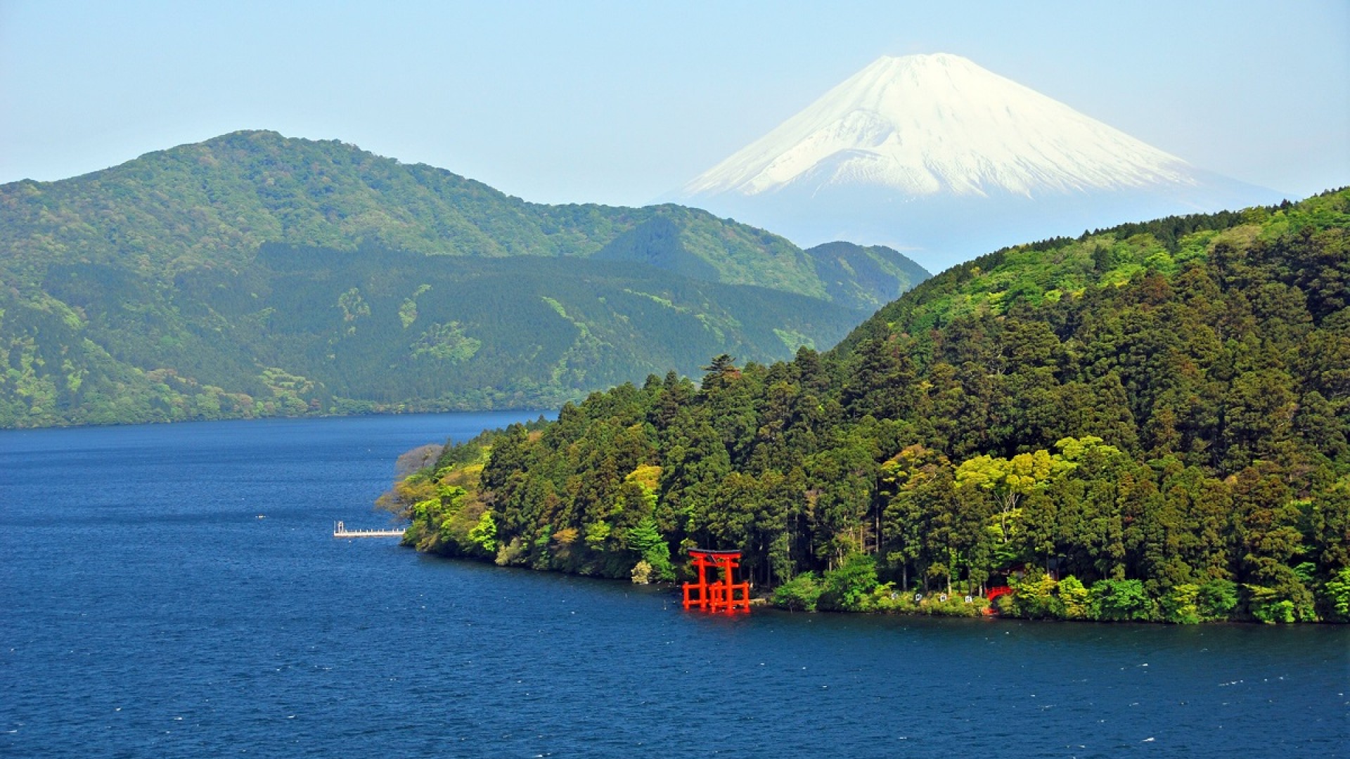 Cảnh đẹp của hồ Shiko làm say đắm lòng người