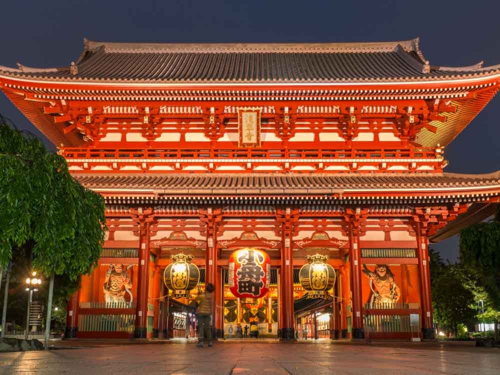 Hozomon - Cổng chính thứ 2 của ngôi đền Sensoji