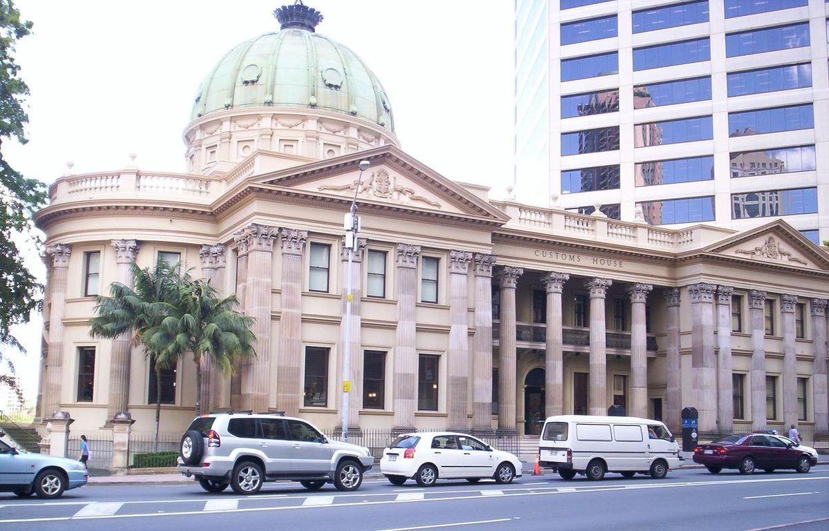 Customs House là tòa nhà chứa văn phòng của chính phủ có thẩm quyền ở Sydney