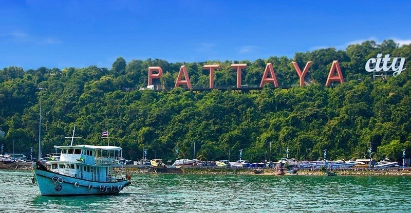 Pattaya nổi tiếng với nhiều bãi biển thơ mộng và khu vui chơi giải trí