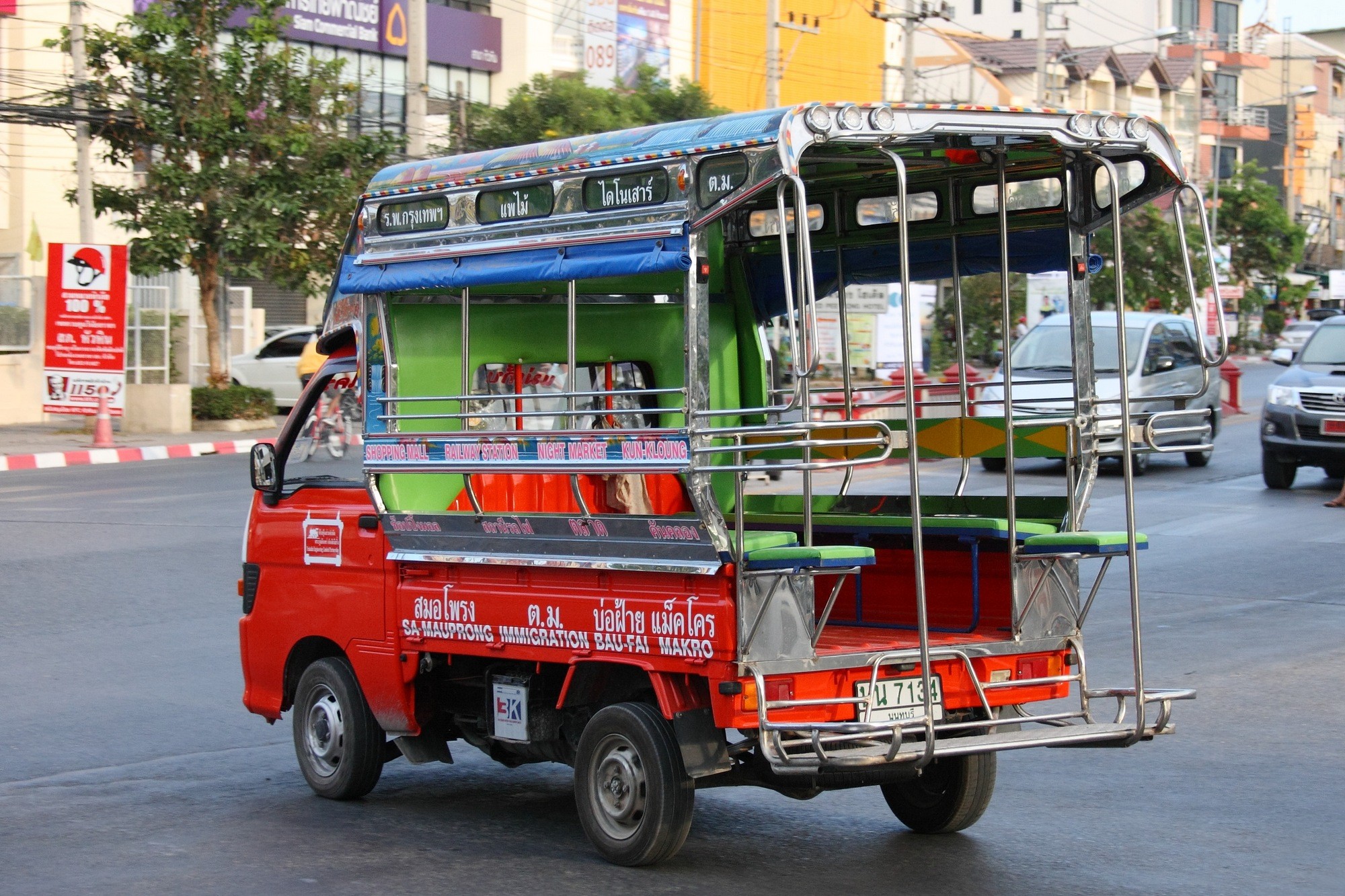 Songthaews - phương tiện rất được ưa chuộng ở Chiang Mai