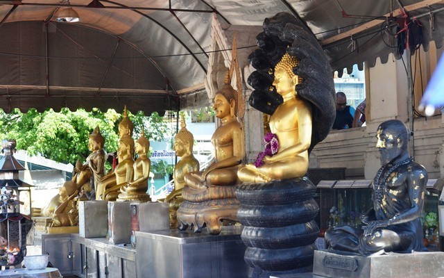 Chùa Vàng Thái Lan - nơi lưu giữ rất nhiều tượng Phật