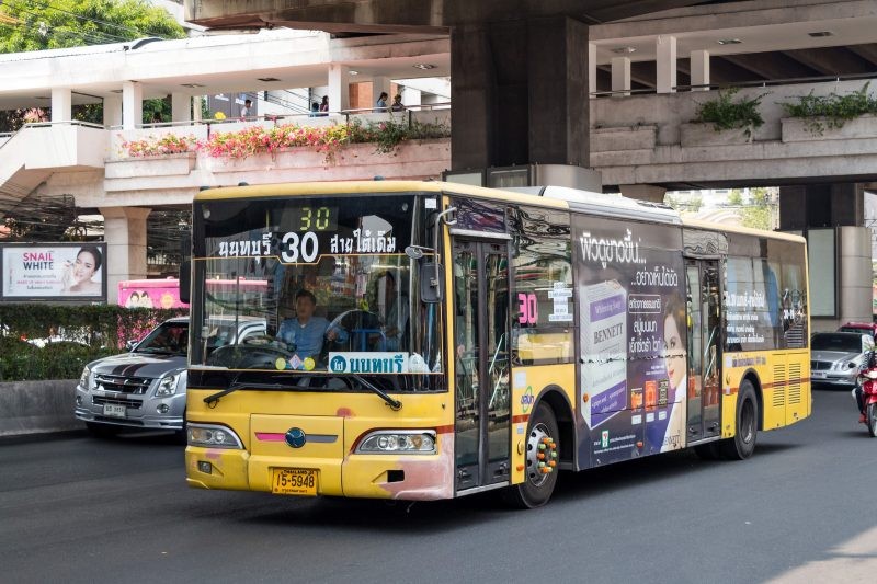 Xe buýt là phương tiện đến cung điện lý tưởng nhất