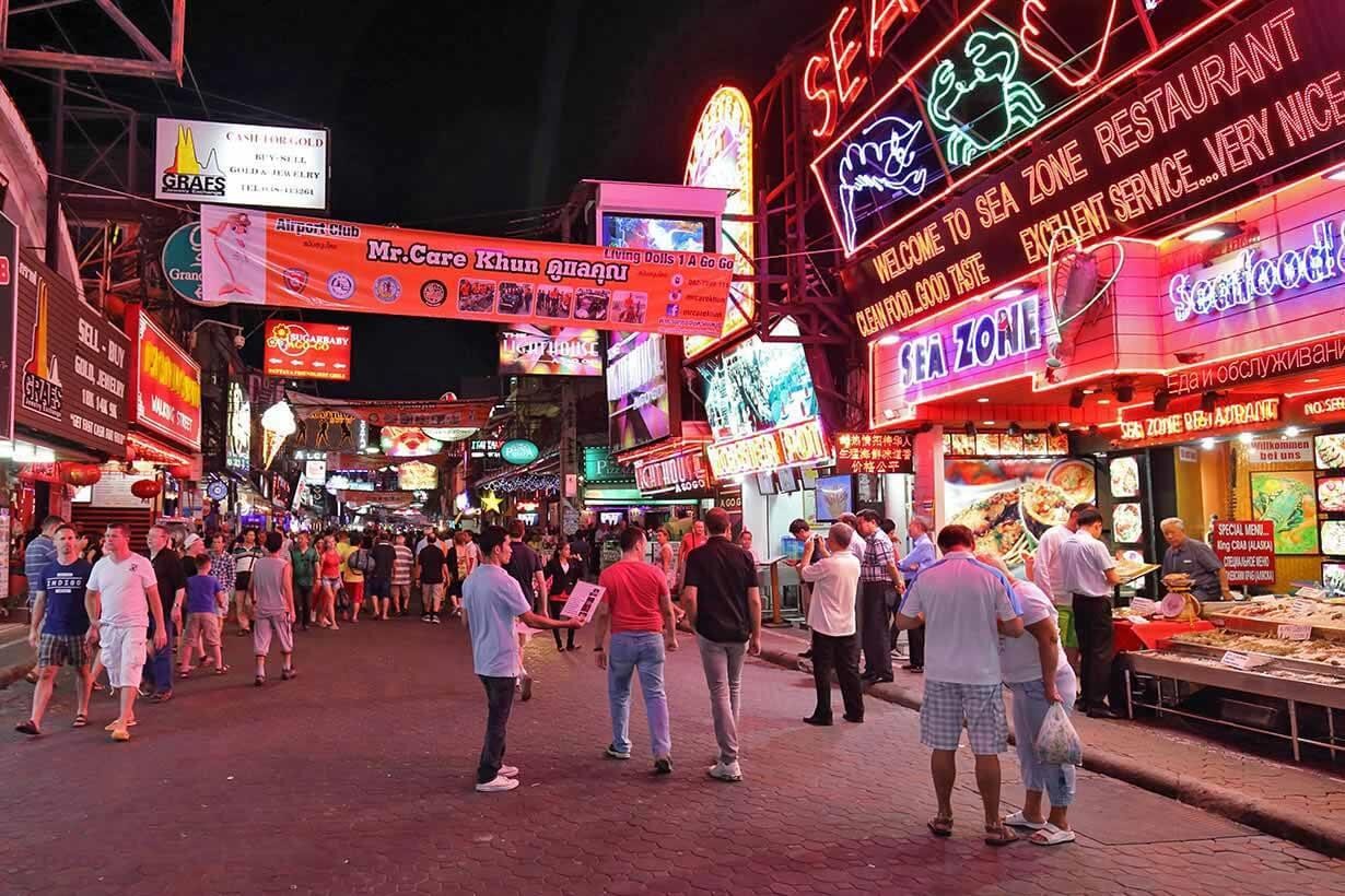 Chợ đêm và phố đi bộ Pattaya được ví như “thành phố ma quỷ” nhộn nhịp nhất Thái Lan
