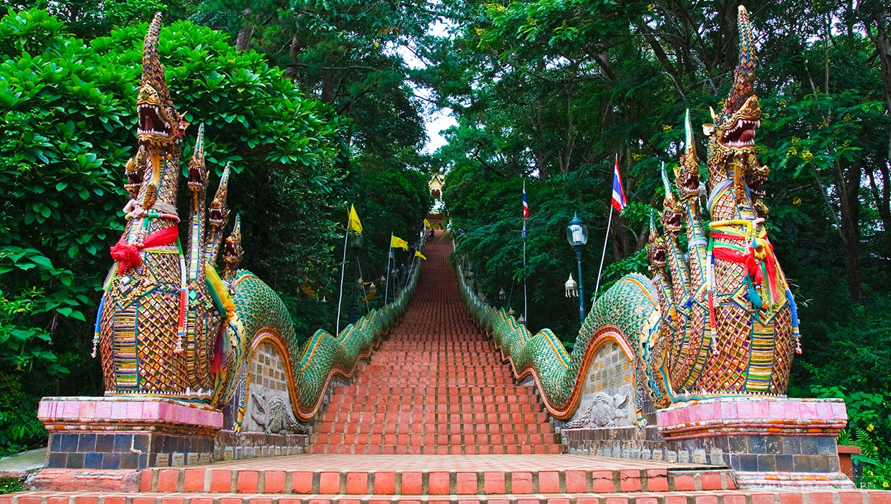 Wat Phrathat Doi Suthep - Ngôi chùa đẹp nhất ở Chiang Mai
