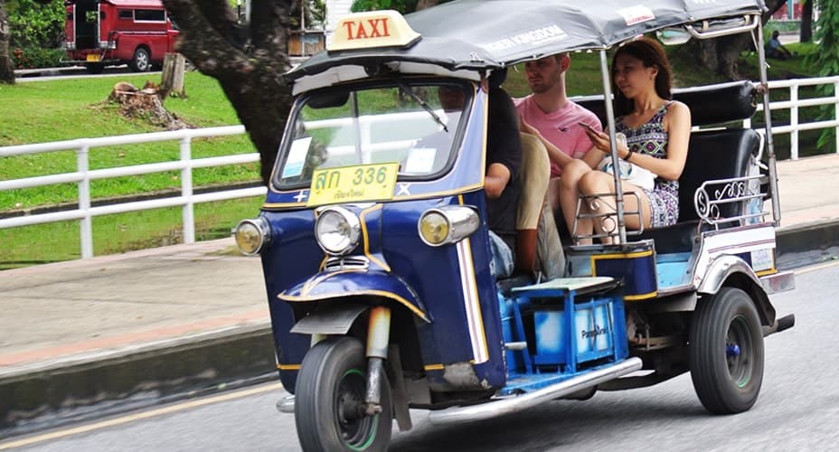 Tuk tuk - Phương tiện đi lại thông dụng ở Chiang Mai Thái Lan
