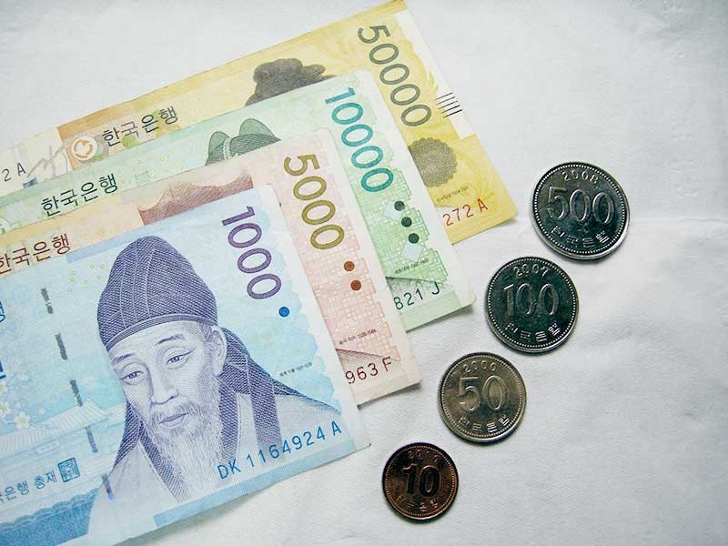 Tiền giấy và tiền xu được dùng phổ biến ở Hàn Quốc