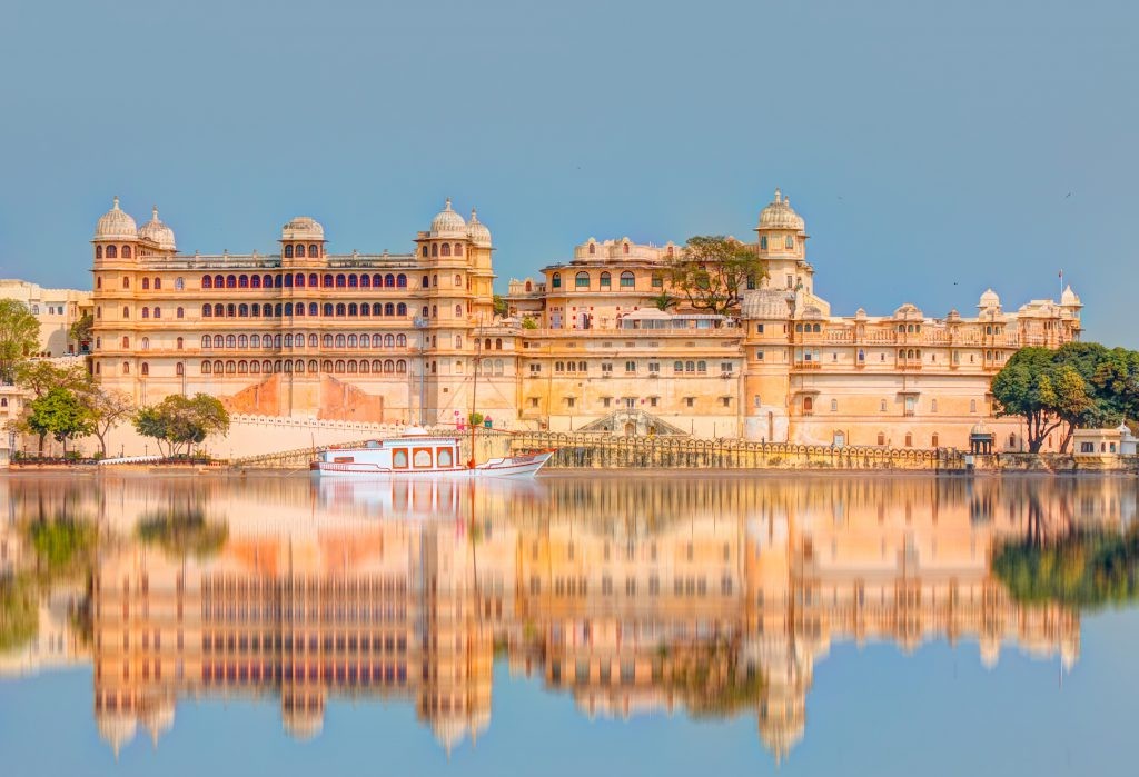 Udaipur - thành phố trắng tinh bên hồ thơ mộng