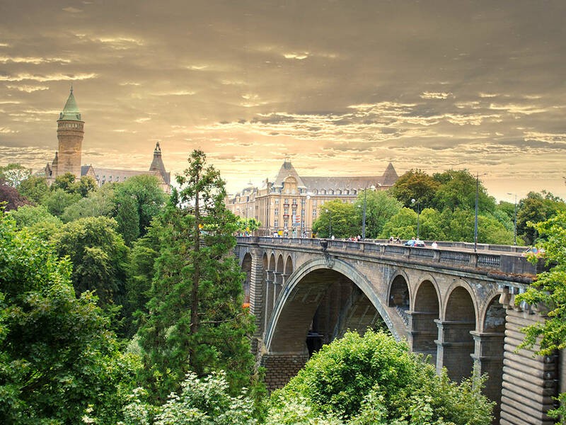 Cây cầu Adolphe - điểm đến tuyệt vời khi du lịch Luxembourg