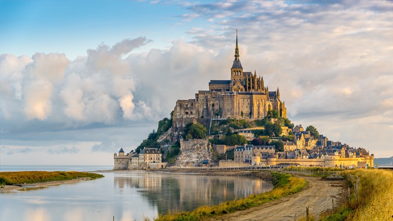 mont-saint-michel-1697527850.jpg