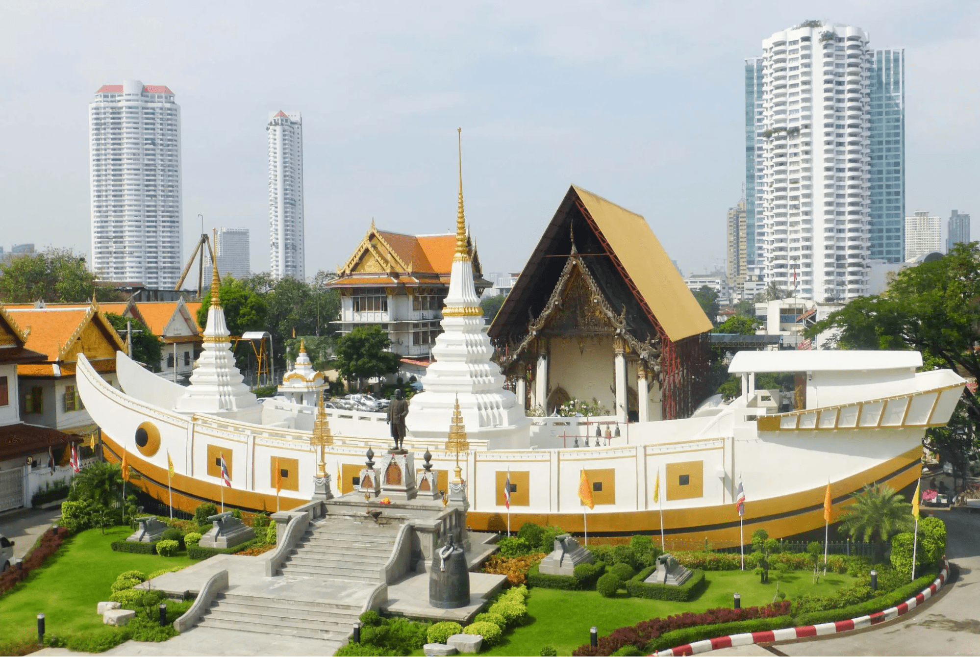 Chùa Thuyền Thái Lan - Wat Yannawa cổ kính giữa lòng thủ đô Bangkok