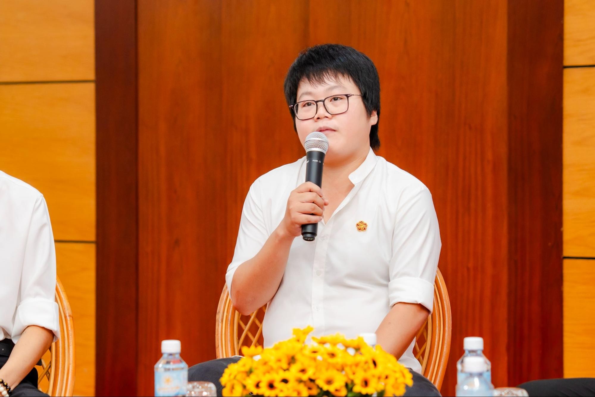 Chị Lưu Thụy Uyên Vy - Trưởng phòng Account của Golden Smile Communication