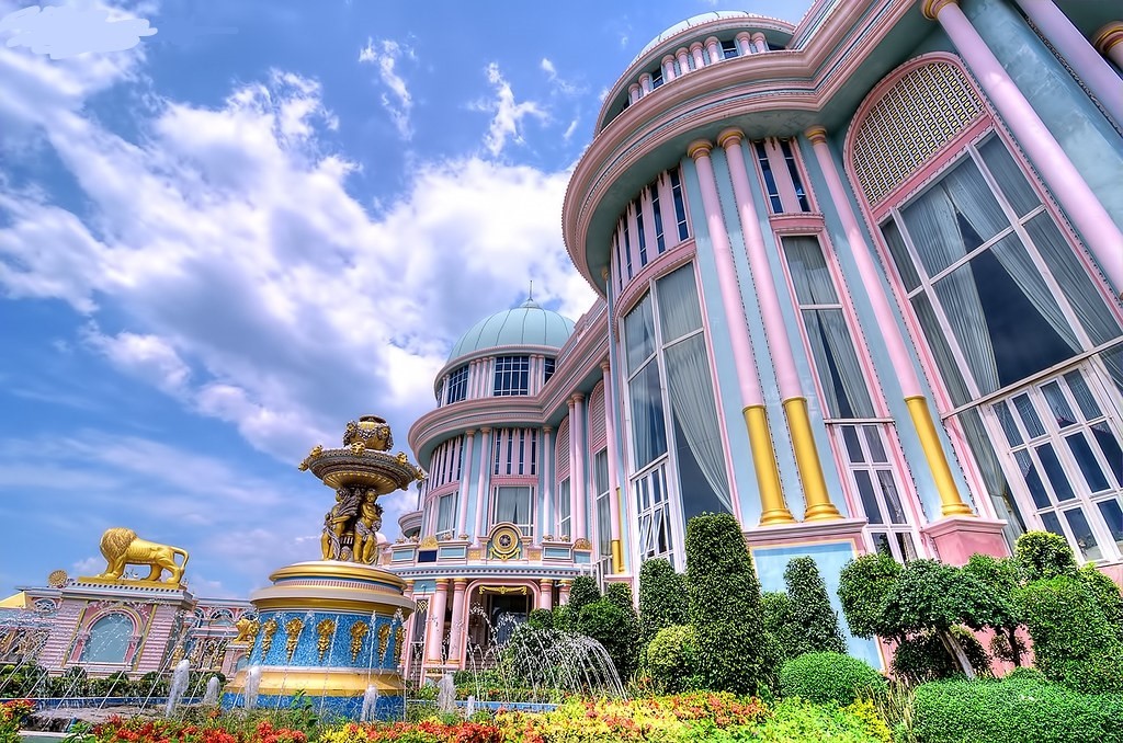 Ghé thăm tòa lâu đài tỷ phú - Baan Sukhawadee lộng lẫy giữa thành phố biển  Pattaya