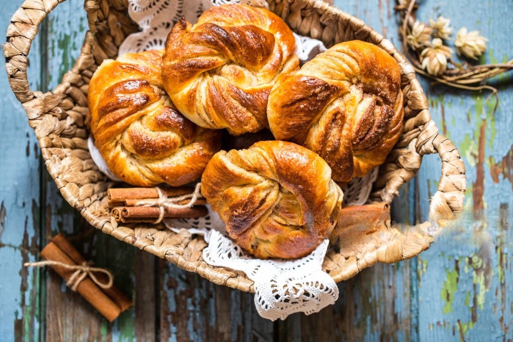 banh-kanelbullar-thuy-dien-1715920486.jpg