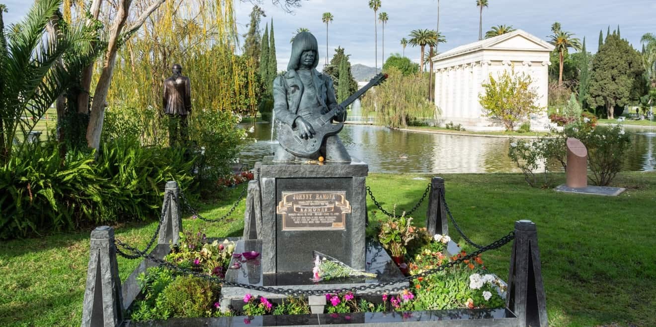 nghia-trang-hollywood-forever-1718875886.jpg