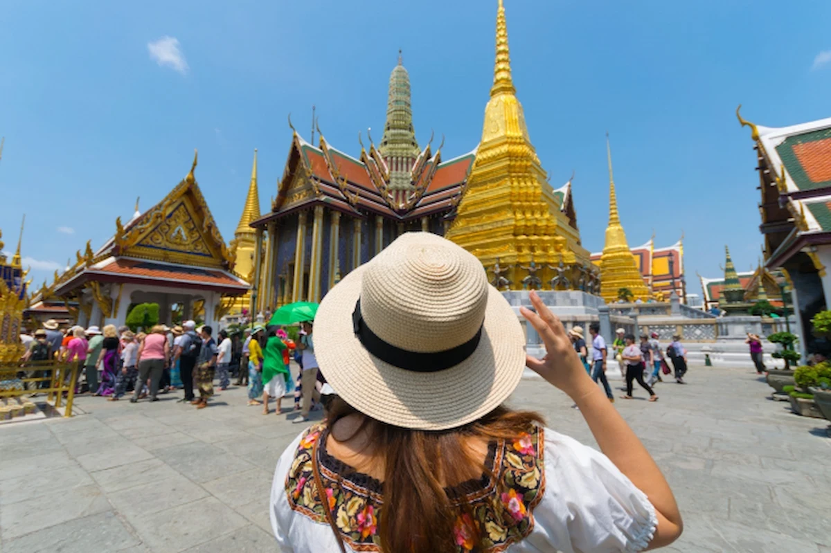 Liên hệ ngay Golden Smile Travel để có cho mình những trải nghiệm du lịch tuyệt vời.