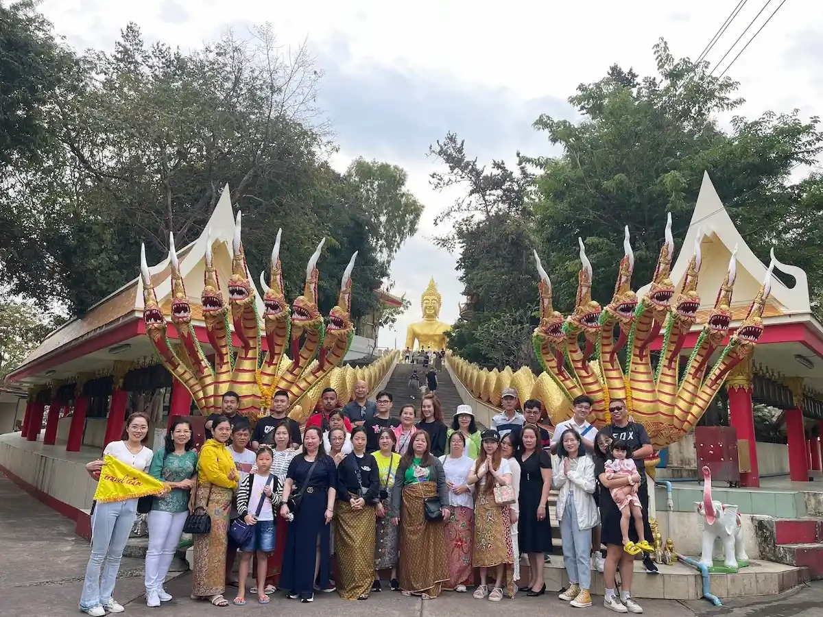 Đoàn khách của Golden Smile Travel trong chuyến du lịch Thái Lan.