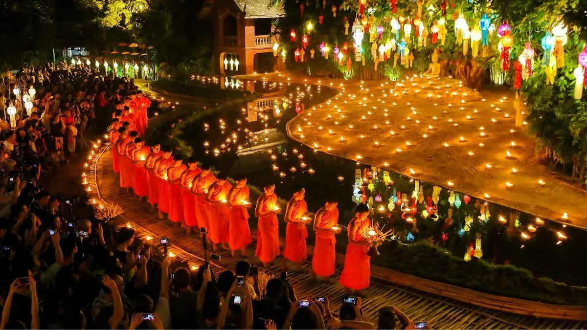 Lễ hội Loy Krathong diễn ra vào tháng 9 tại Thái Lan.