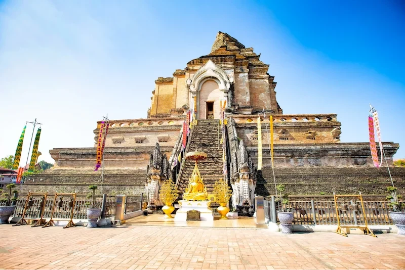 chua-wat-chedi-luang-2-1736842499.webp