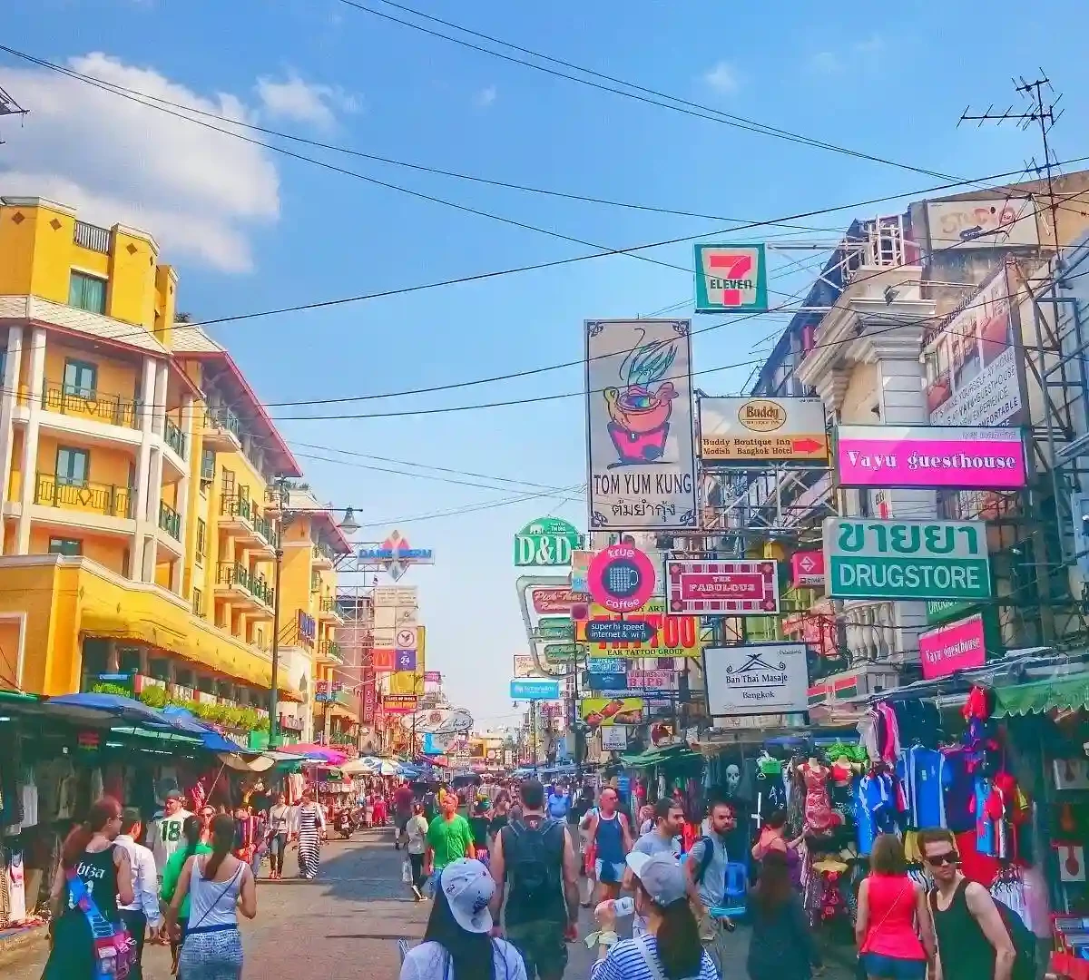 ghé thăm khao san road khi khám phá tượng phật ngọc 