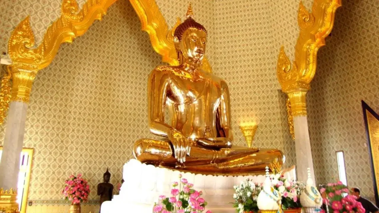 tượng phật vàng Wat Traimit