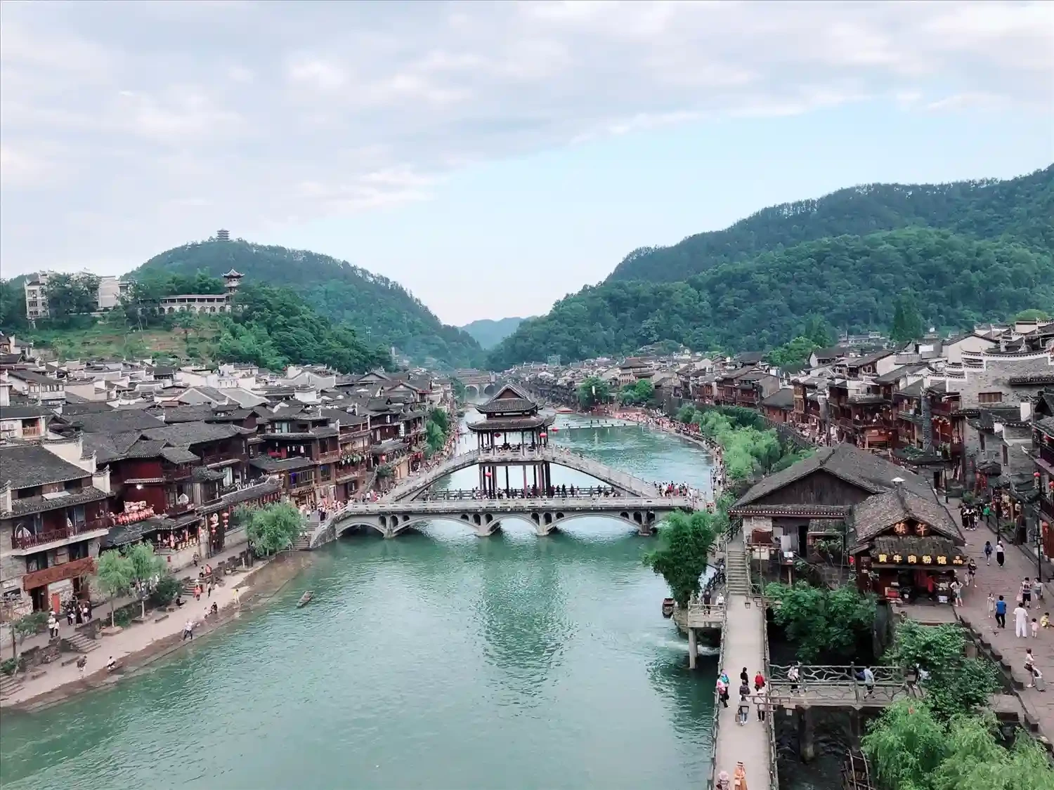 Mùa hè Phượng Hoàng Cổ Trấn