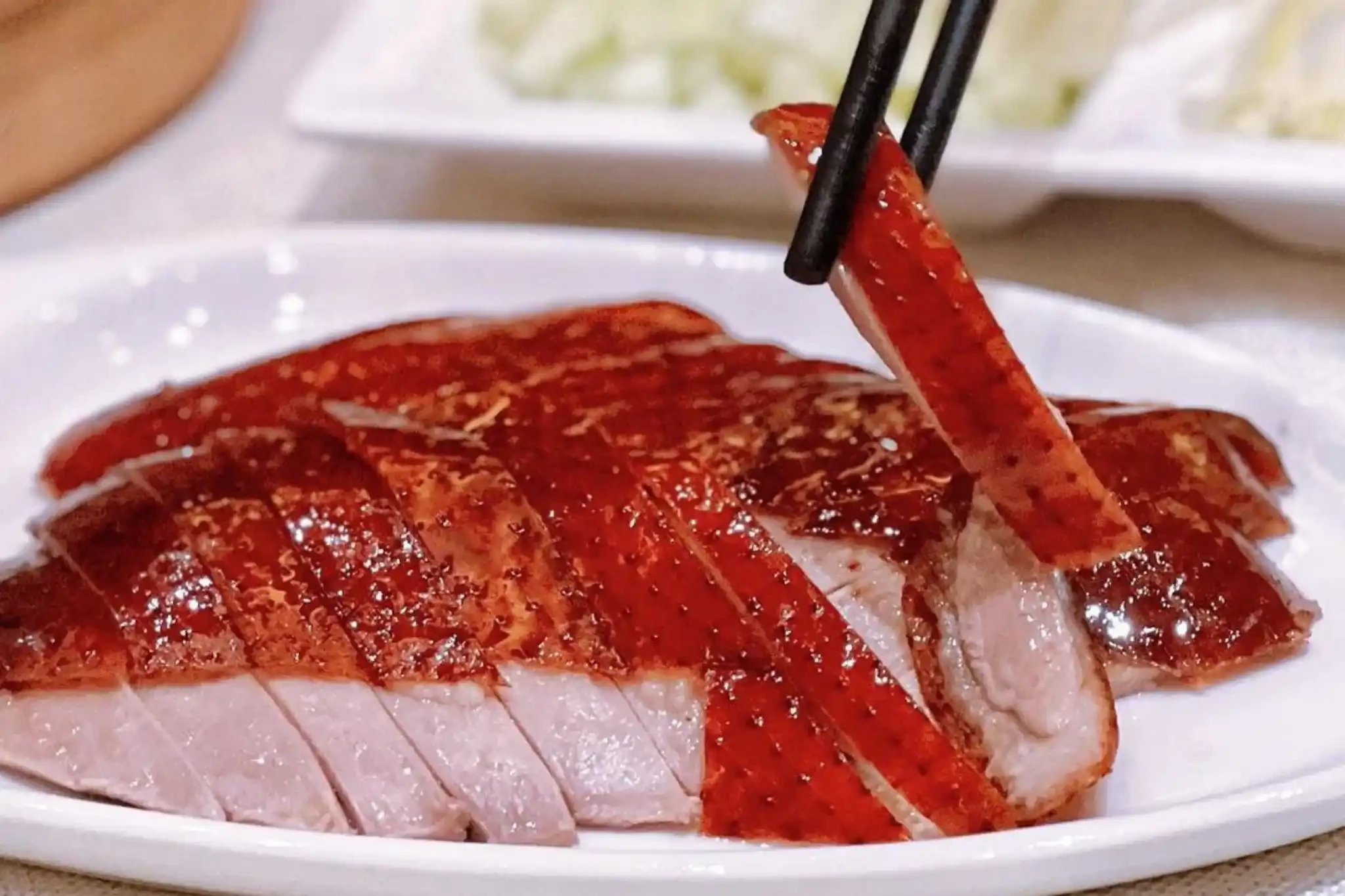 Thưởng thức món vịt quay thơm ngon