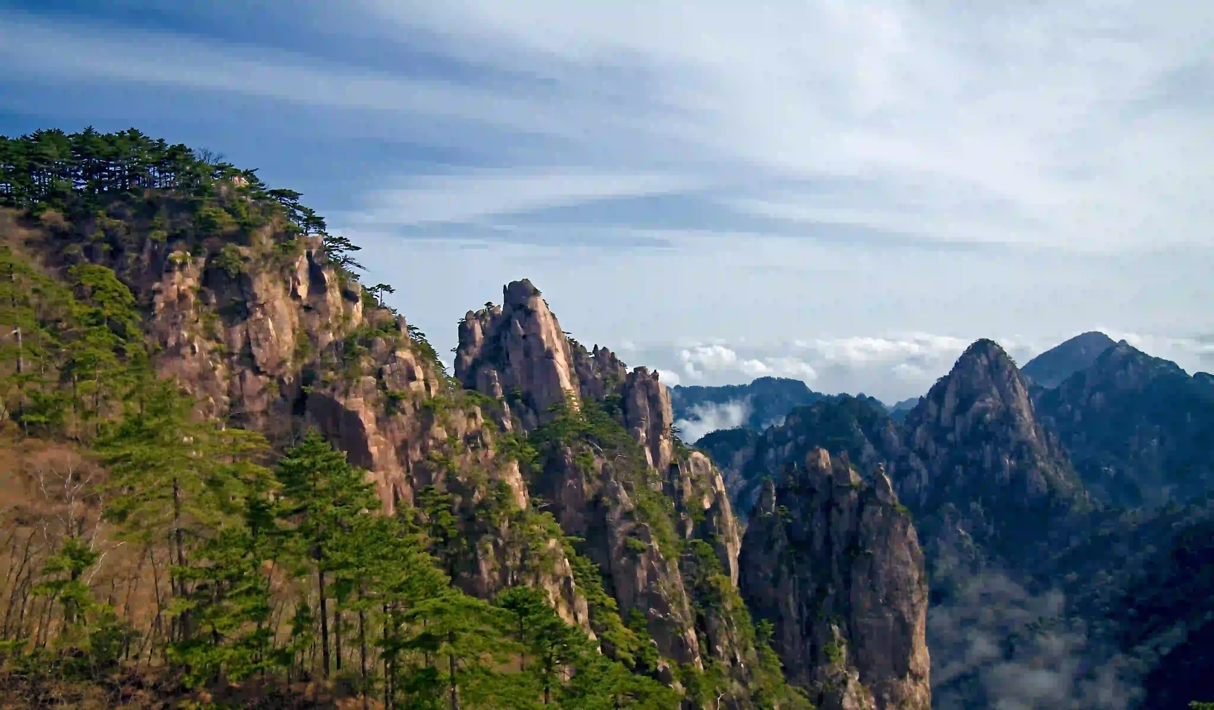 Núi Hoàng Sơn hùng vĩ