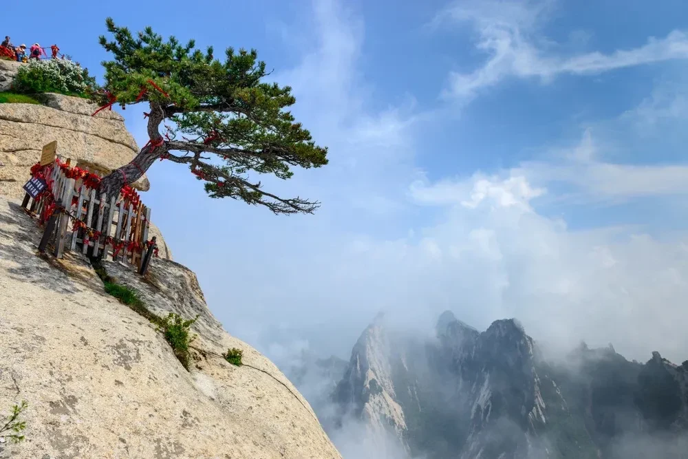 Núi Hoa Sơn hùng vĩ