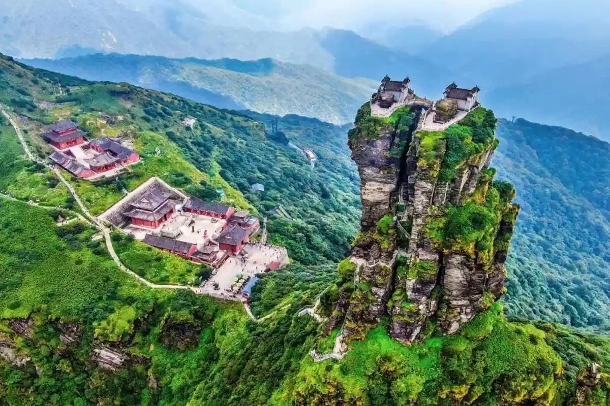 Quý Châu địa hình núi non đa dạng