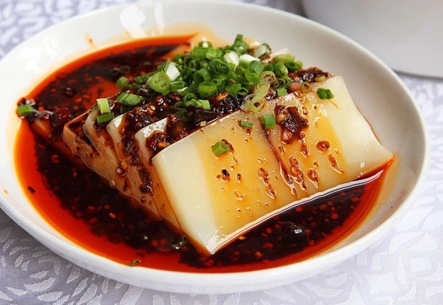 Chuanbei liangfen (thạch đậu sốt ớt)