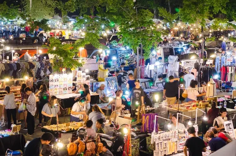 Khám phá các khu vực trong chợ đêm Chatuchak