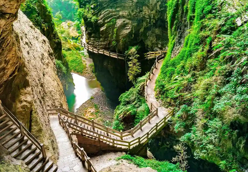 Ba cây cầu Thiên Sinh Tam Kiều
