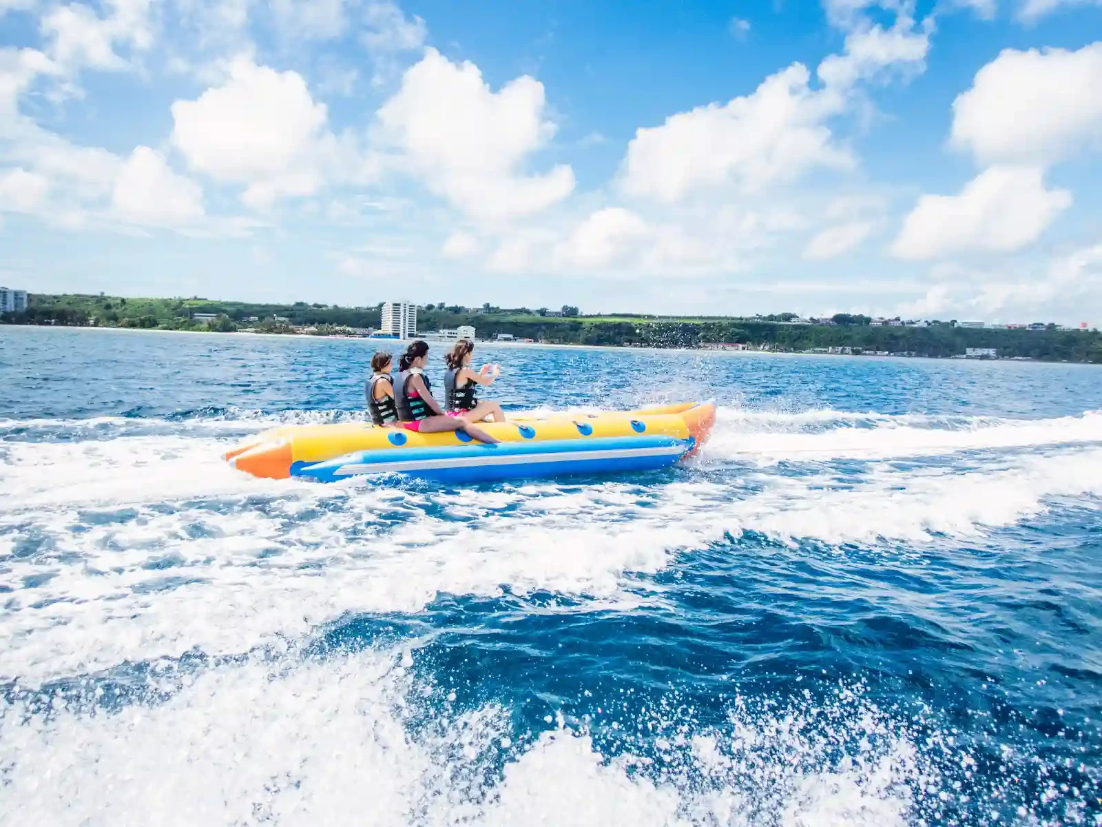 Phiêu lưu trên con thuyền chuối tại bãi biển Pattaya