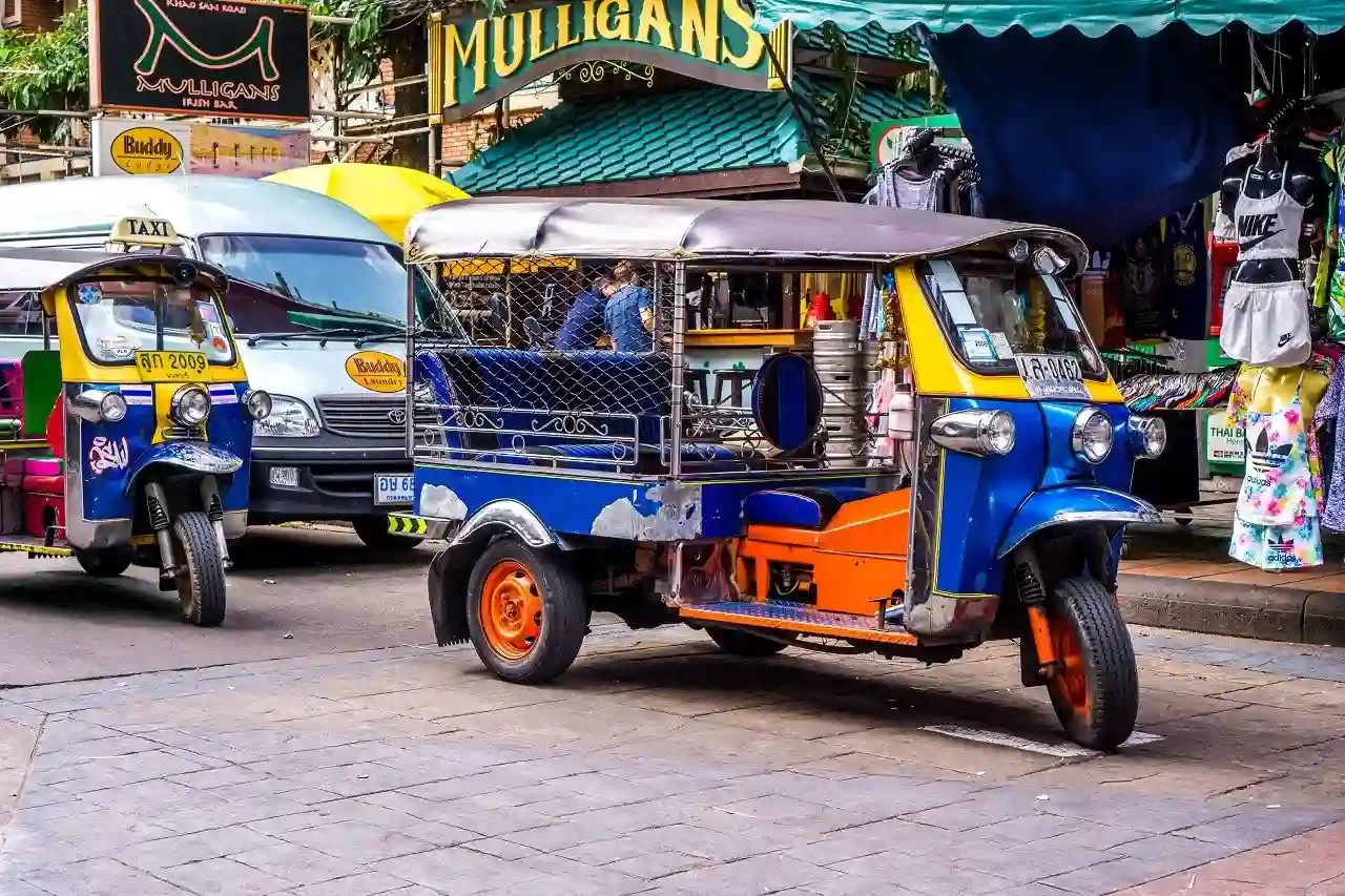 “Bỏ túi” một vài kinh nghiệm thực tế khi đi xe Tuktuk Thái Lan