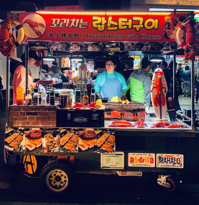 Những xe bán thức ăn đường phố ở Myeongdong