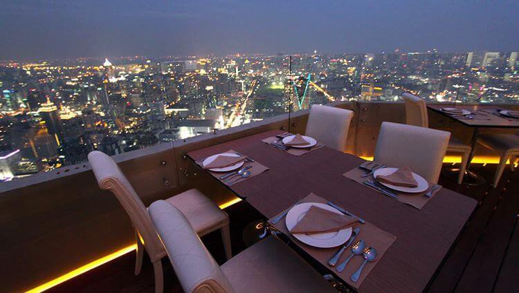Buffet nhà hàng Bangkok Balcony Baiyoke Sky tầng 81