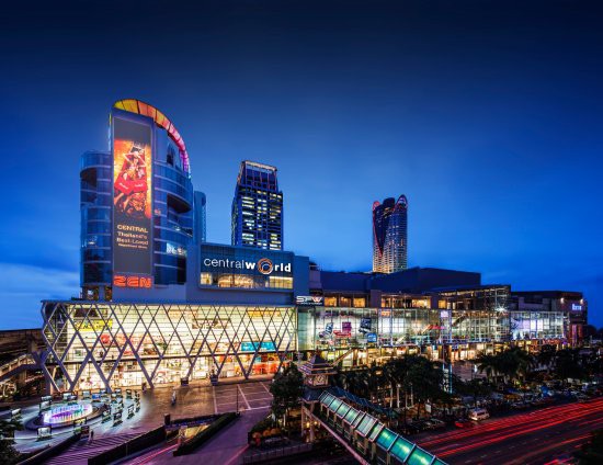 Central World là trung tâm thương mại lớn nhất Bangkok