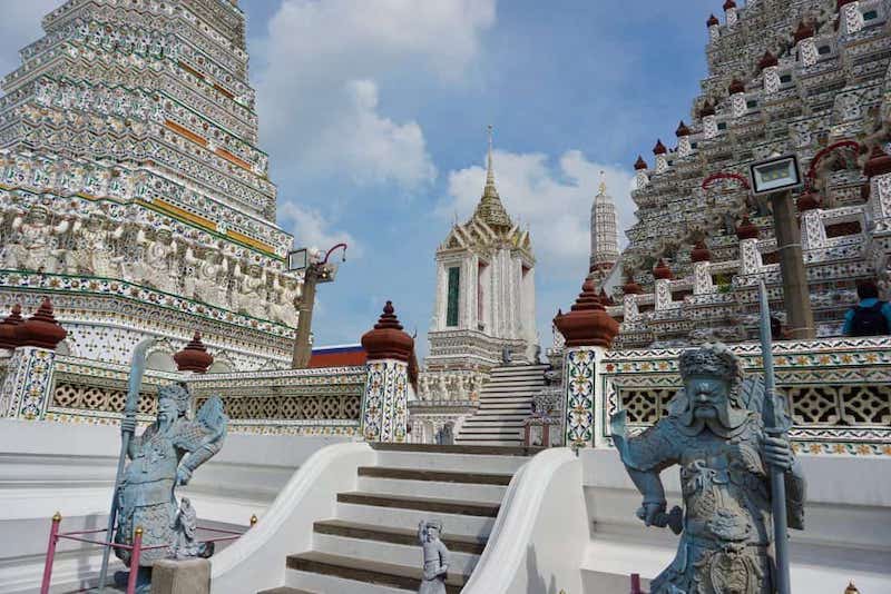 Wat Arun – Ngôi chùa đẹp nhất Bangkok bên bờ sông Chao Phraya