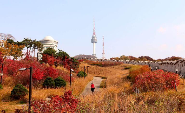 Đường lên tháp N-Seoul