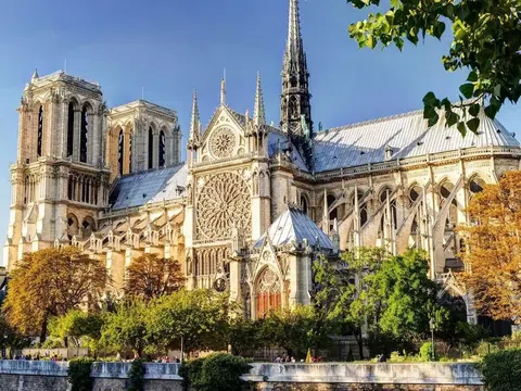 Nhà Thờ Đức Bà Paris: Vẻ Đẹp Huyền Bí Của Kỳ Quan Kiến Trúc Gothic