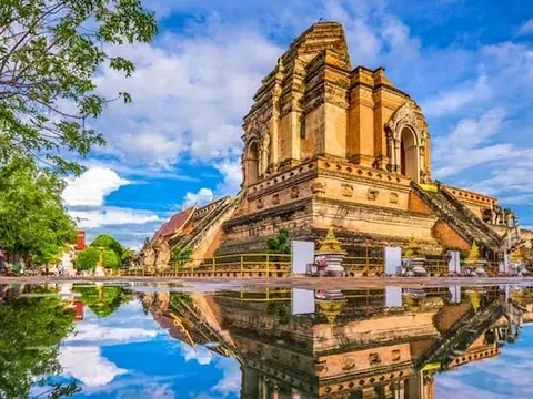 Chùa Wat Chedi Luang: Khám Phá Vẻ Đẹp Cổ Kính Tại Thái Lan